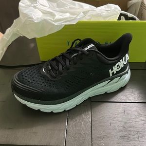 Brand New Never Worn Hoka Clifton 7